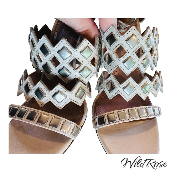 ALAÏA White calfskin LASER CUT stud SANDAL SZ 35.5 - Picture 5 of 17